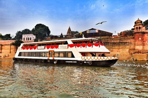 Cruise and Boat Booking for Ganga Arti